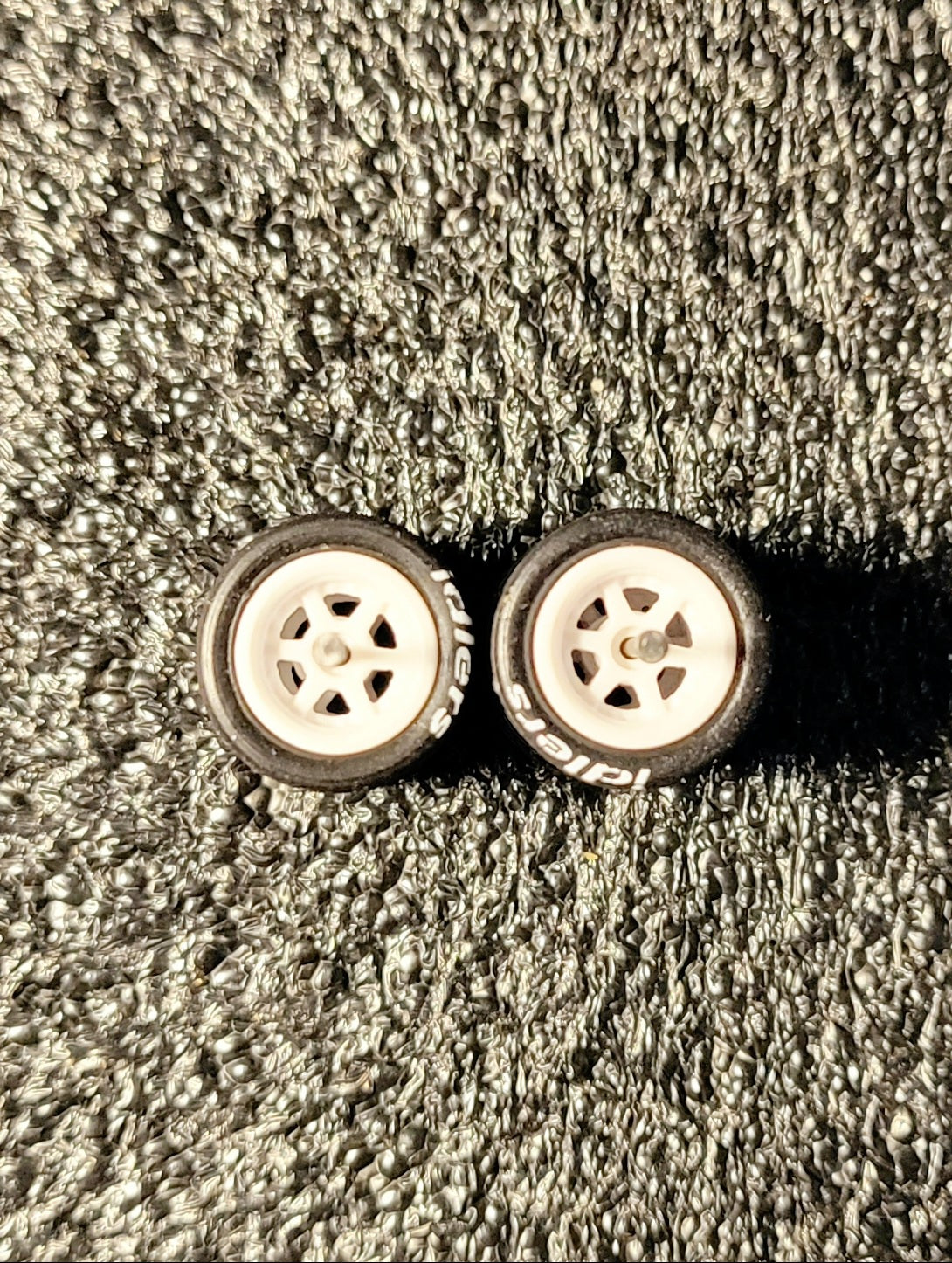 1:64 Wheels, R3