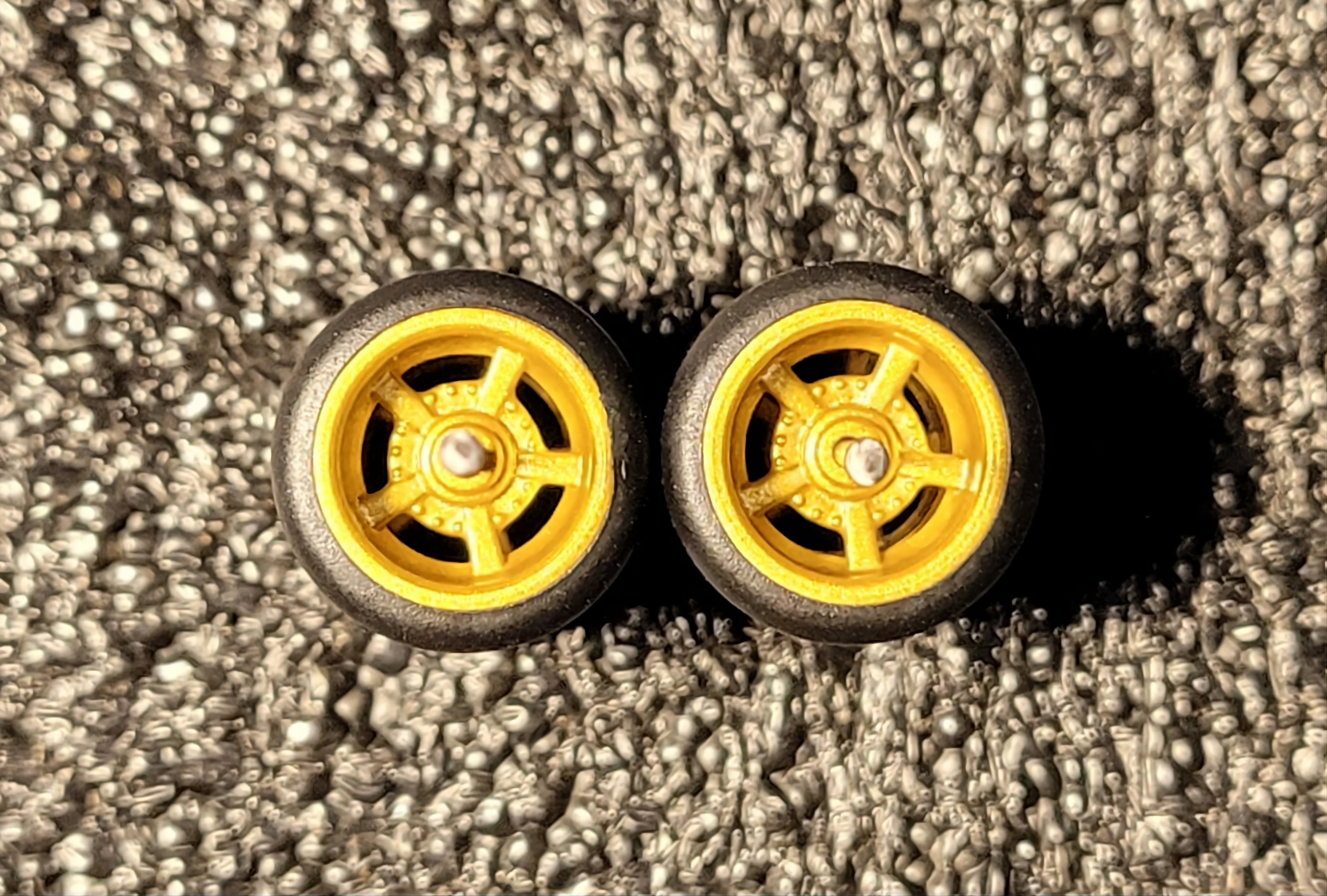 1:64 Wheels, R1