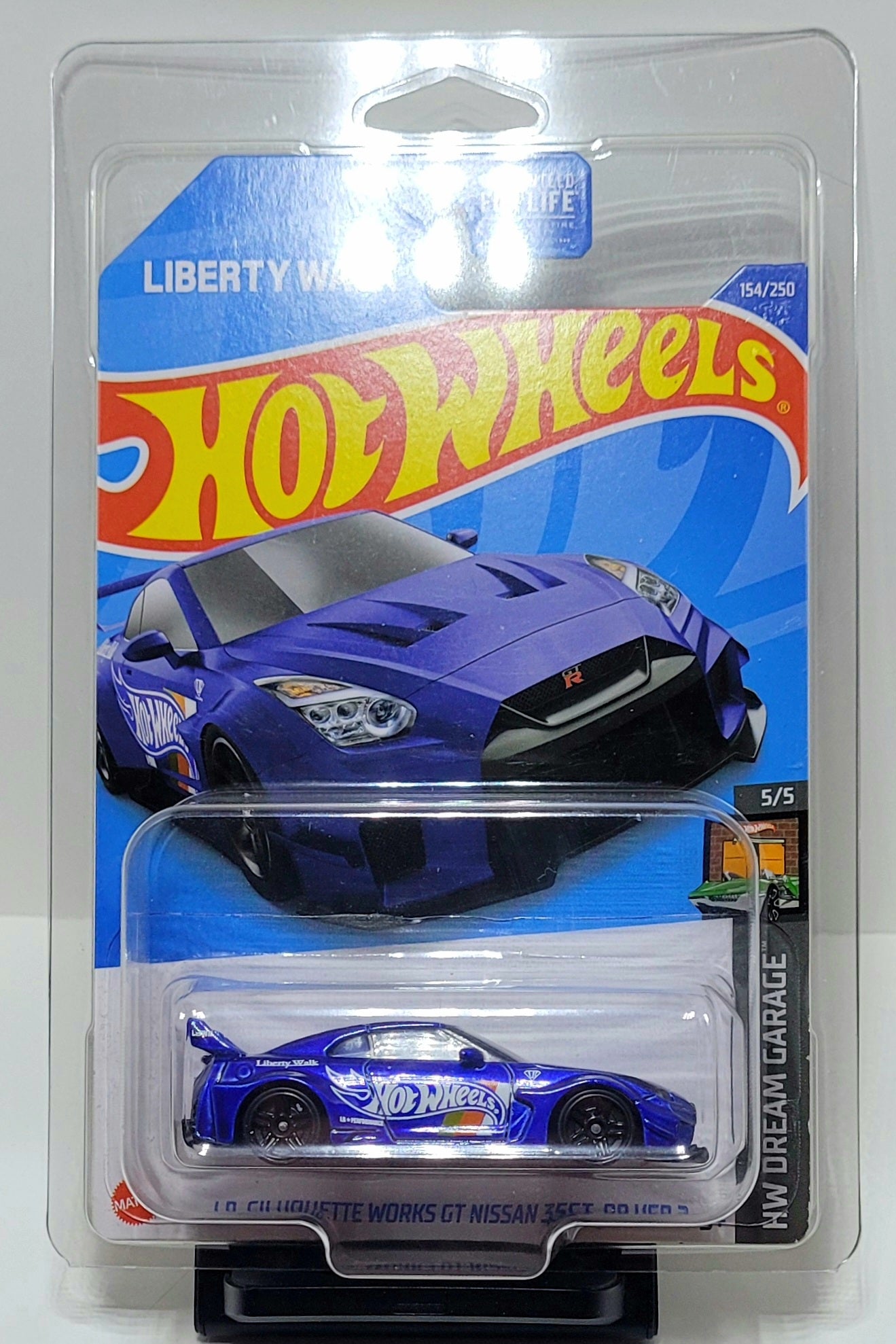 Hot Wheels Nissan 35GT-RR with Protector