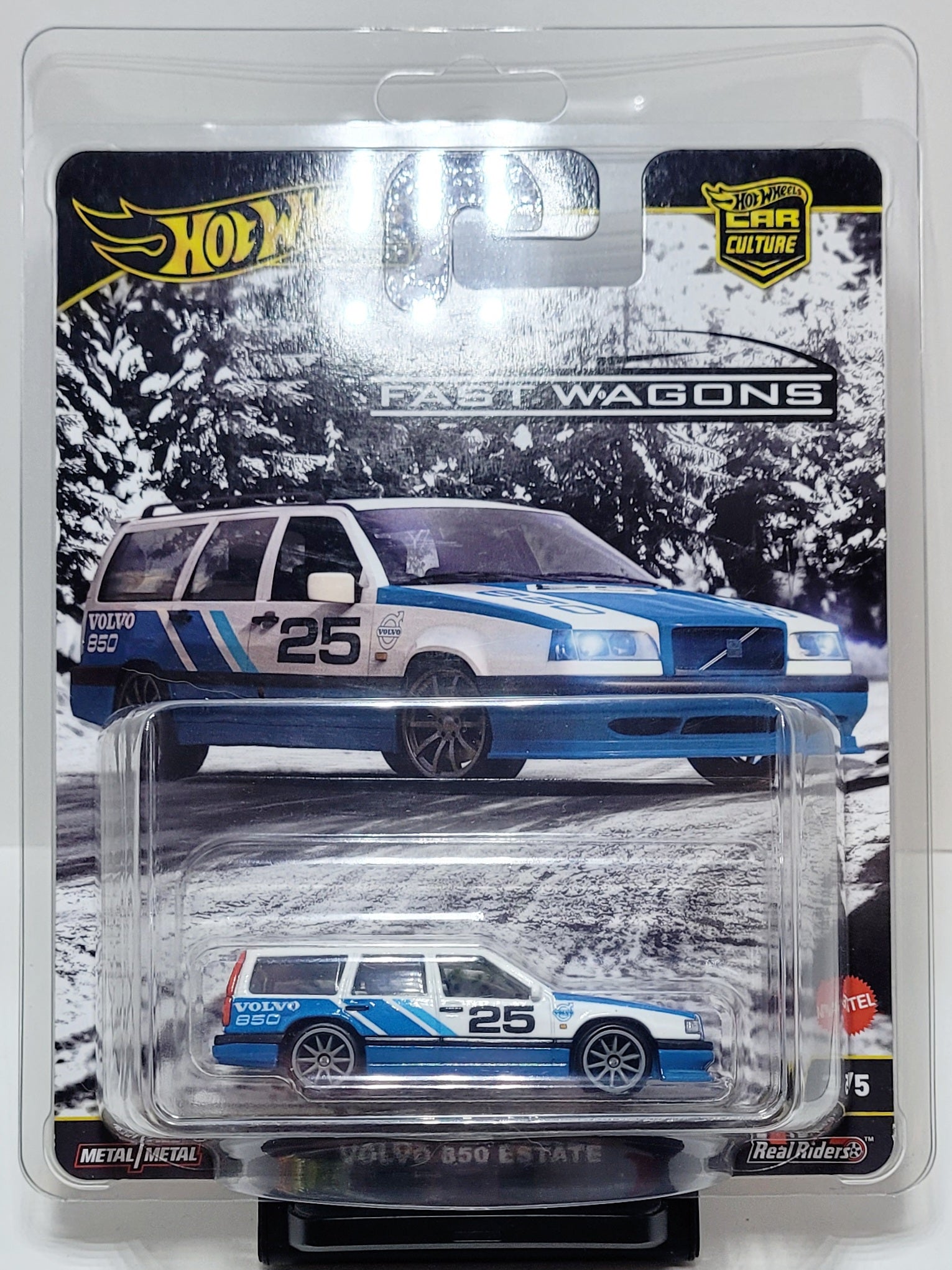 Hot Wheels Premium Volvo 850 Estate with Protector