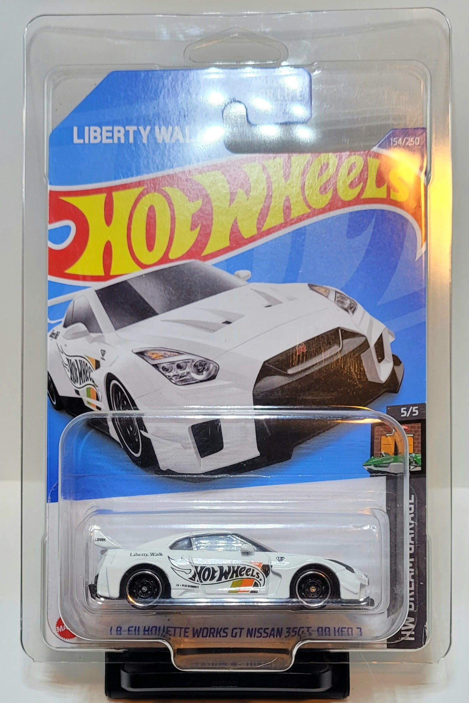 Hot Wheels 2022 LB-Silhouette Works GT Nissan 35GT-RR With Protector