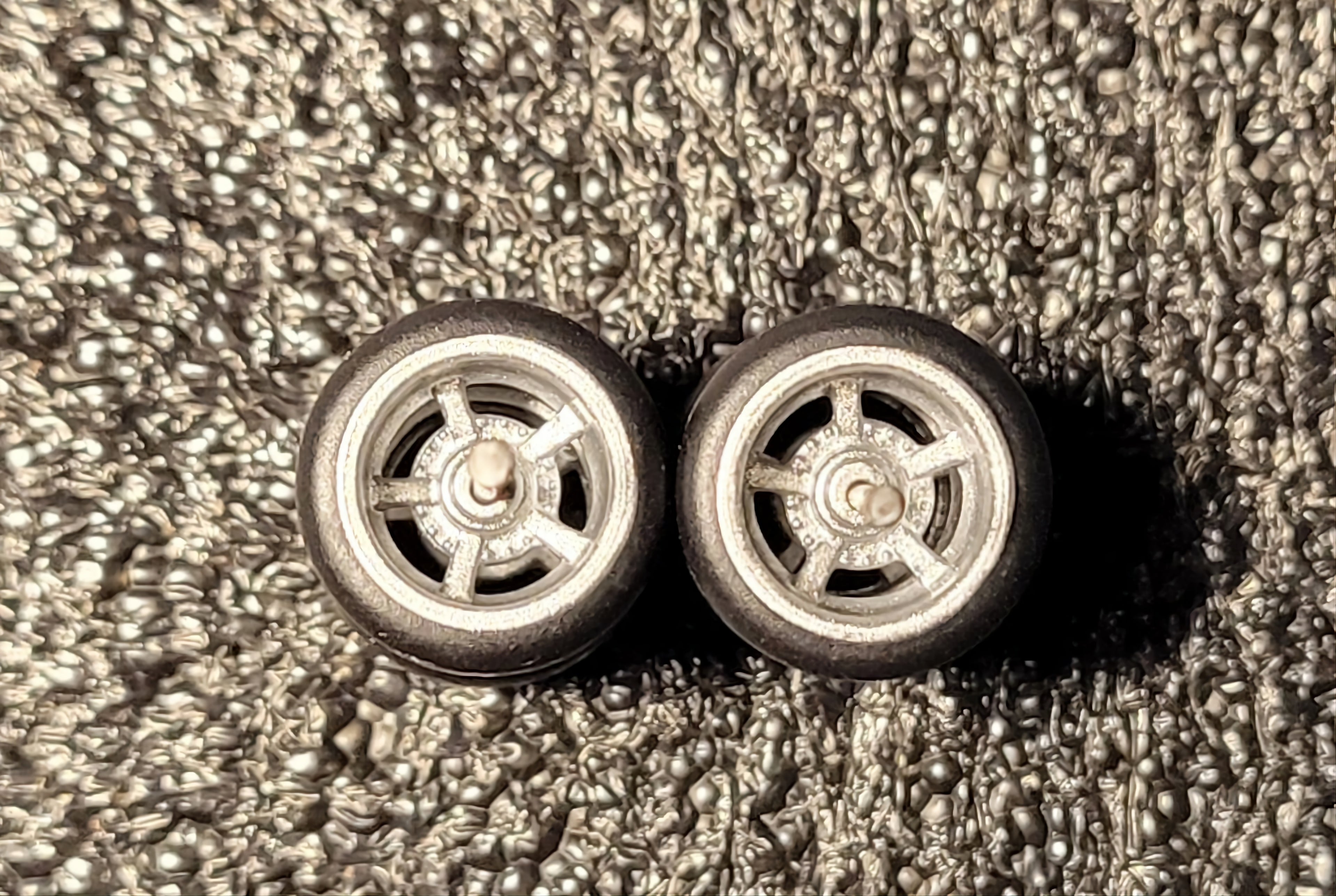 1:64 Wheels, R1